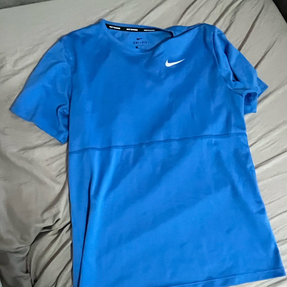 Men Small Nike Shirt